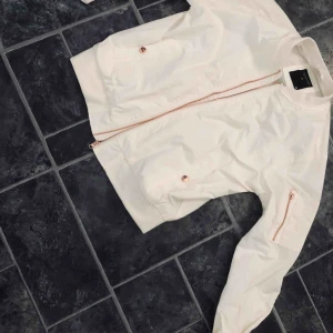  - Köparen står för frakt!