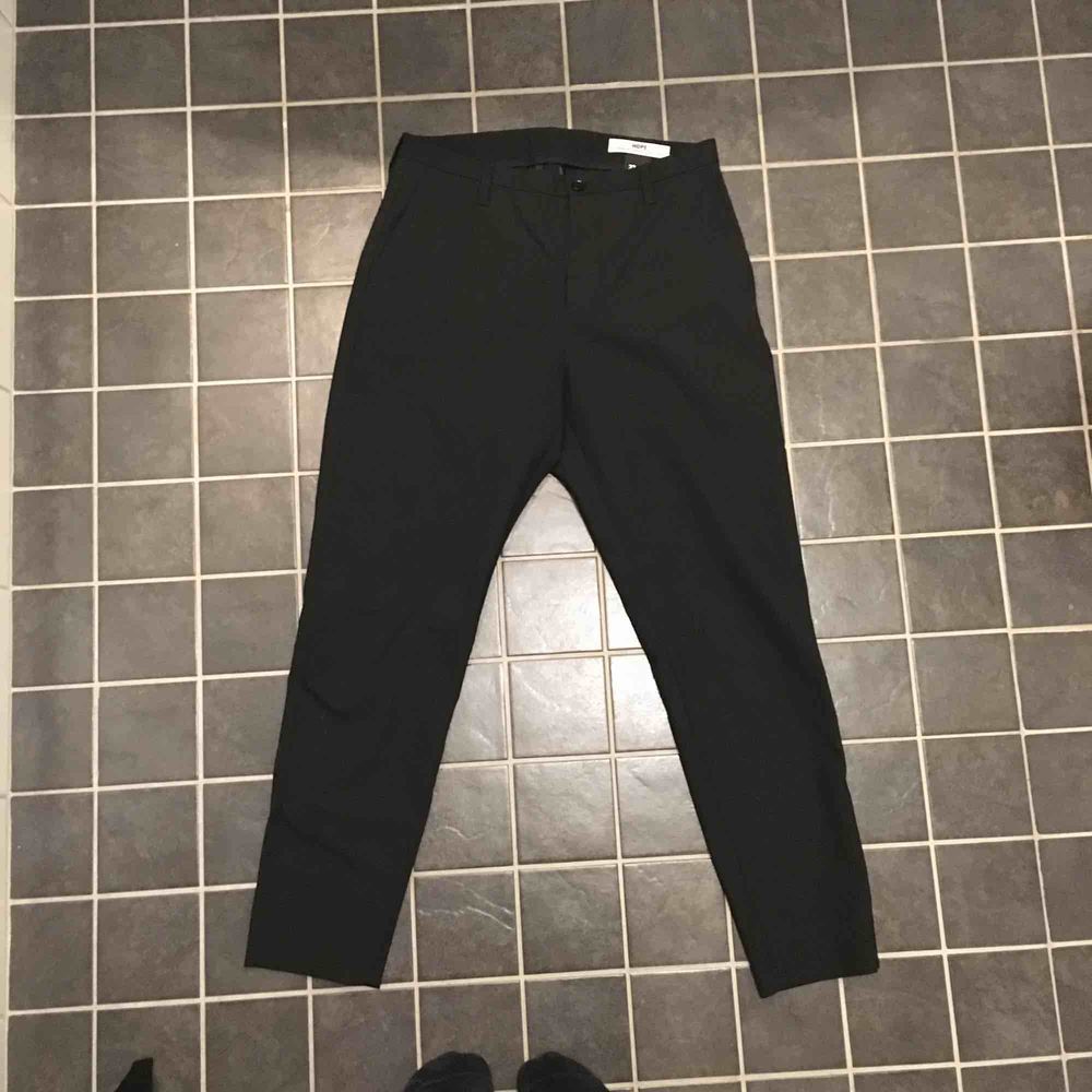 Byxor från hope, bra skick. Passar till allt, frakt tillkommer eller möta upp i Sthlm . Jeans & Byxor.