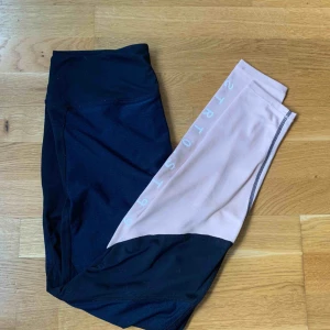  - Träningsbyxor från H&M. Sparsamt använda.  Köparen står för frakt eller möts upp i Stockholm.