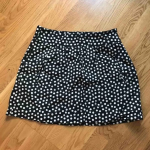  - Kjol från Zara i S