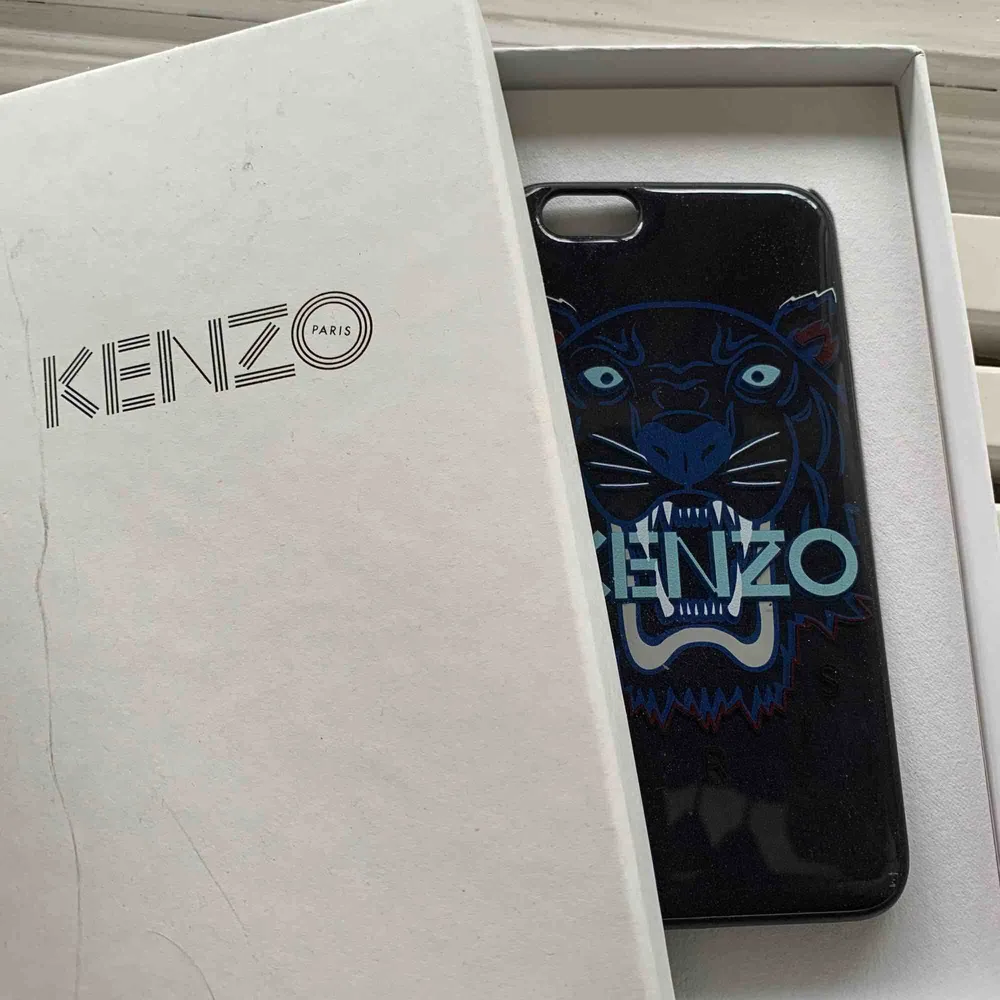 iPhone 6 skal från Kenzo. Accessoarer.