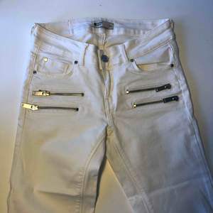 Vita gina tricot jeans, använda fåtal gånger, i nyskick