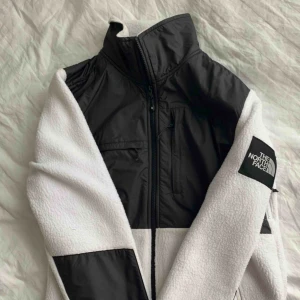  - Säljer pga kommer inte till användning,  som helt ny  Möts helst is Stockholm, du står för frakt.  OBS är i killmodell!!!   HÖGST BUDANDE FÅR!! Köpt för 1400kr - inga skambud  ✨ HÖGSTA BUD JUST NU PÅ: 950kr✨