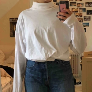  - Vit polotröja köpt på humana!