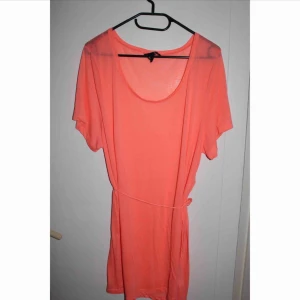  - Tunn tröja, storlek L.  60 kr inklusive frakt.  Betalning sker via swish.  