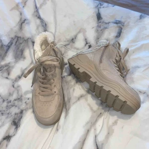  - Oanvända vinter skor 