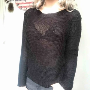 Tröja - Super fin stickad tröja från H&M i storlek S! Bra skick. Köparen står för frakten men kan även mötas upp i Uppsala, Knivsta eller Sigtuna.  Tveka inte att fråga mig om något! 😻