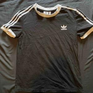  - T-shirt från Adidas, använd 1 gång 
