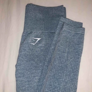  - bud startar på 50kr. använda max 5 gånger, otroligt bra skick.  50kr frakt 