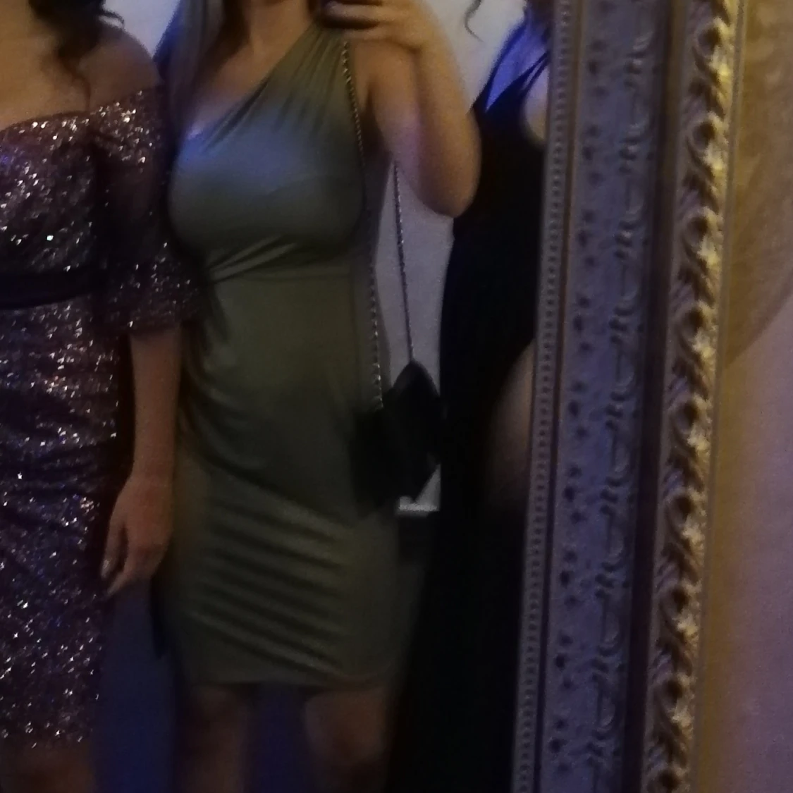 Grön enärmad klänning  - 90