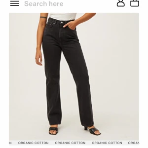 Rowe jeans weekday - Snygga jeans från weekday i modellen rowe. Använda typ 3 gånger så de är i toppskick! Storlek w26 L32