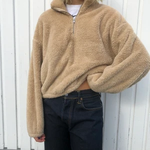 Fluffig tröja - Säljer min fluffiga stora hoodie