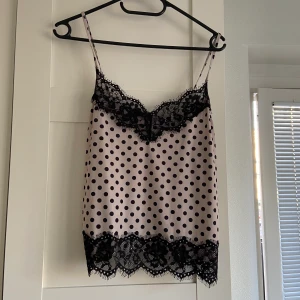 Linne från ZARA  - Fint linne från ZARA, med spets 