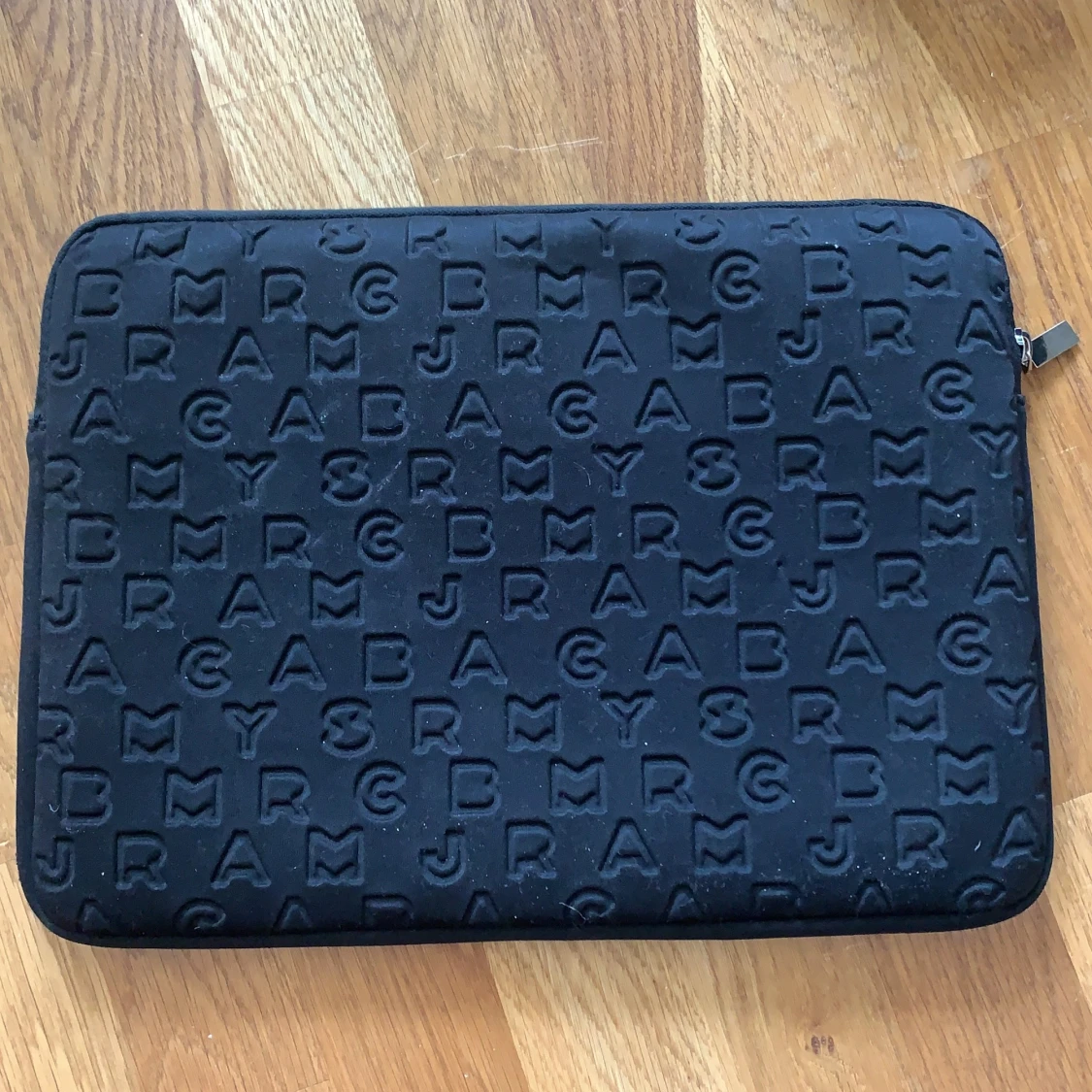 Marc Jacobs datorfodral - 90