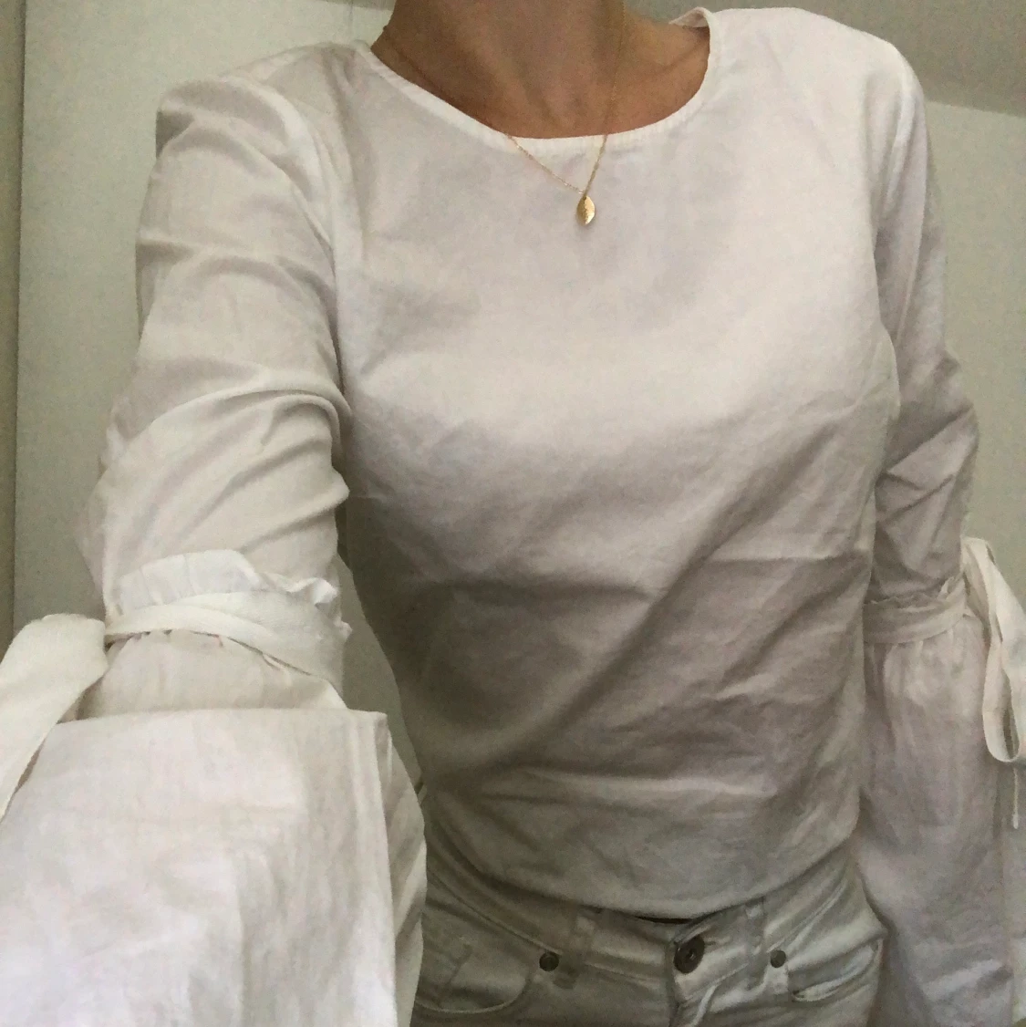 Vit tröja med detaljer  - 91