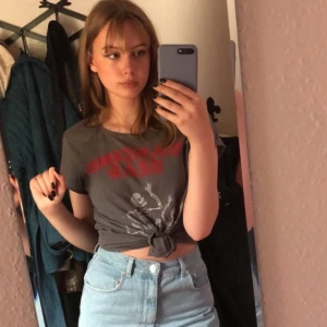 Dancing dead T-shirt - Jättefräck T-shirt älskar den😙💋 jag har vanligtvis storlek s✨❤️