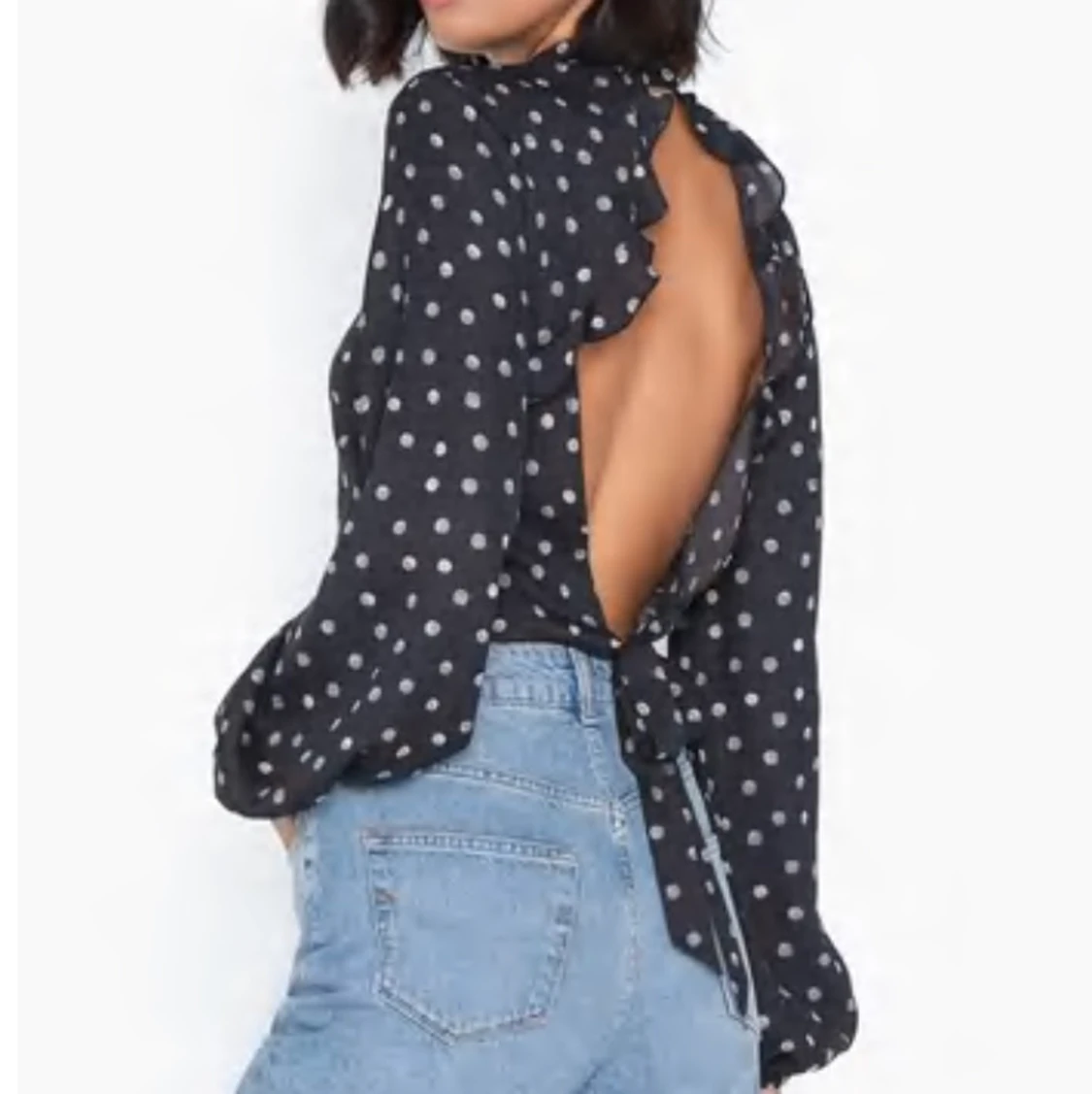 Topp med öppen rygg  - 91