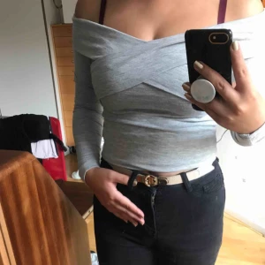  - En galet snygg tröja som sitter skönt och bekvämt. Kommer dock aldrig till användning..