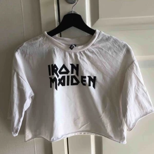  - Crop top Stl XS från Divided H&M i fint skick