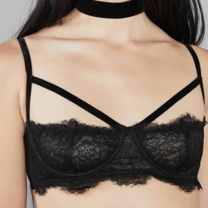  - superfin och bekväm bh köpt från dollskill💫🖤 den är aldrig använd då den är för liten för mig:/ordinariepris: 250kr ! frakt är inkluderat i priset