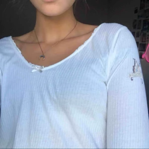  - Långärmad tröja, köpt för ca 2år sedan. Nästan aldrig använd! Jätte fin✨