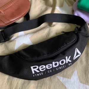  - Knappt använd Reebok väska