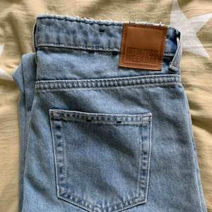 Jeans från weekday, knappt använda. jättebra passform, W28