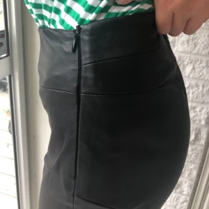  - Skinnbyxor från Zara Frakt 40kr 