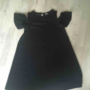  - Använt några gånger men bra skick ändå.🌸