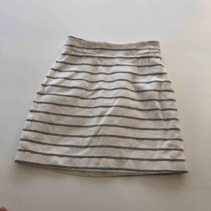  - En fin kjol från H&M Priset är inklusive frakt