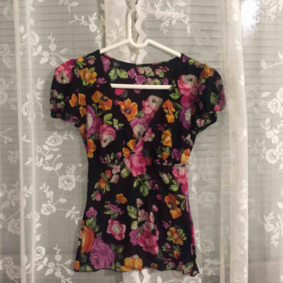 Floral silky top, XS