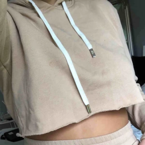  - Säljer mitt super sköna och snygga set från Angelica Blicks kollektion med Bik Bok Skulle säga att det passar en XS-S  Frakt ingår i priset 