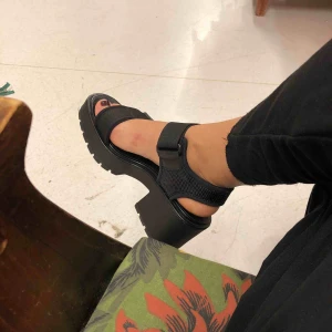  - Vagabondskor DIOON i nyskick använda endast två gånger! Hämta eller betala frakt! 800kr nypris.