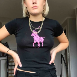  - Ralph Lauren T-shirt i bra skick!!!