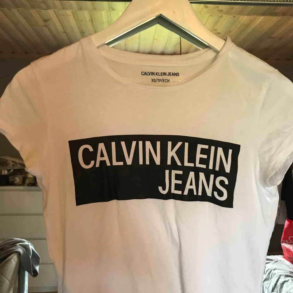T-shirt från Calvin Klein ⭐️ köparen står för frakt . T-shirts.