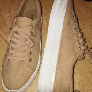  - strl 41 men passar även mig som har 40. använda en gång ✨