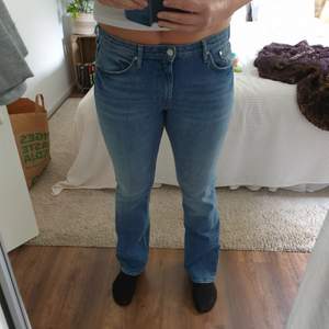 Oanvända jeans från HM, nya Zeeland 