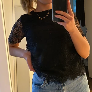 Spetstopp - Fin, svart spetstopp, från lager 157💗 använt ett fåtal gånger 💗 säljer pågrund av att jag inte använder den💗 kunden står för frakten