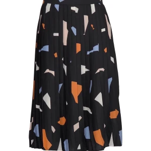 Nanso kjol- oanvänd! - Helt ny, jag tyckte inte den passade mig så fint, är 160cm lång och tyckte den gjorde mig kort och bred, så passar nog mycket bra någon som är lite längre. Nypris 899kr