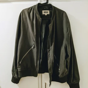 Jacka - Köpt i Danmark, från Weekday. Frakten ingår!! 🌞