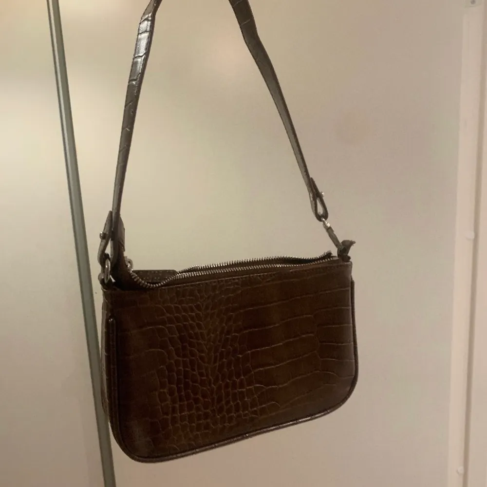 Brun baguette bag❤️. Väskor.