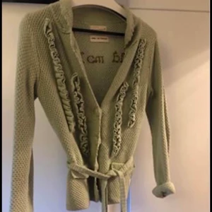 Odd Molly 1= S - Haft den ett tag men inte använt så mycket. Den är som ny och jag tycker den  har en fin passform 👍🏽