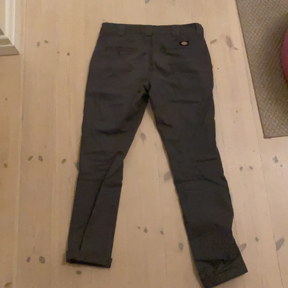 Dickies byxor grå bra skick. W32 L32. Jeans & Byxor.