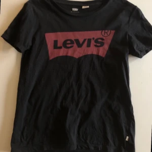 Levi’s tshirt - Frakt tillkommer 