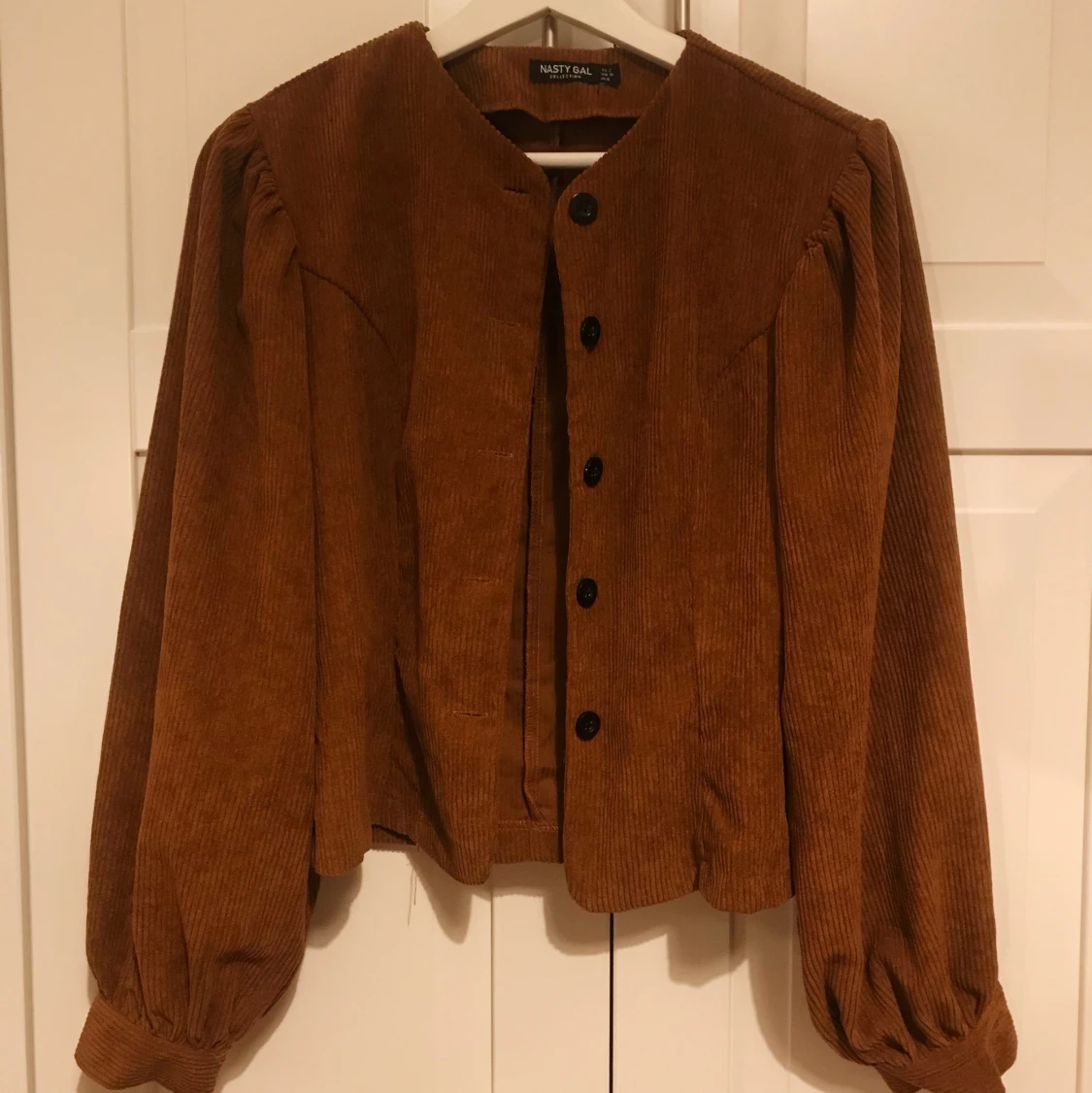 Topp/tunn jacka från nasty gal