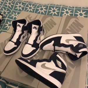 Jordan 1 midknight navy  - Storlek 45