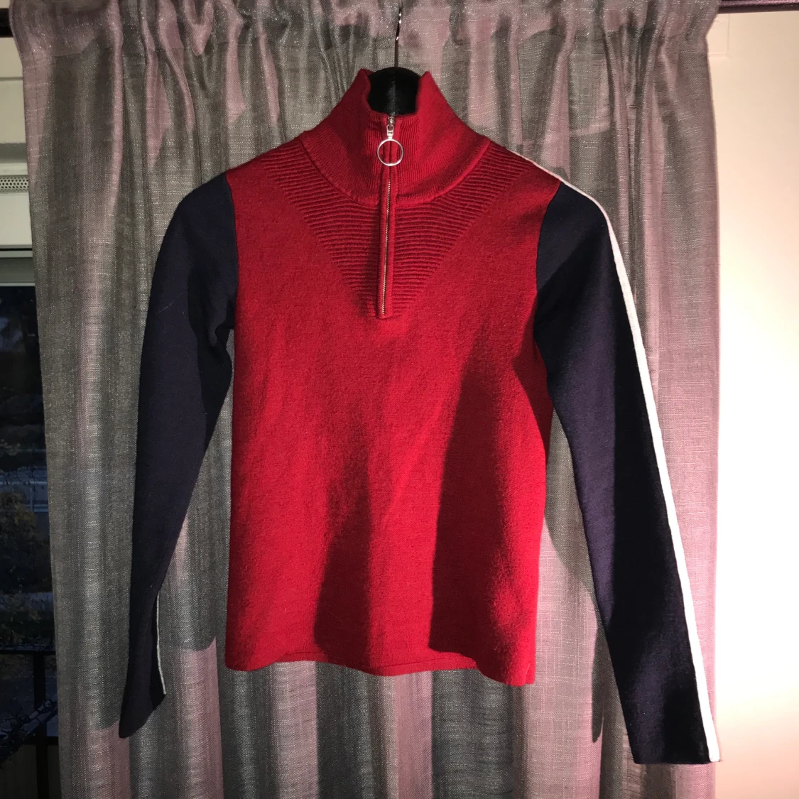 Röd och blå tröja från weekday - 90