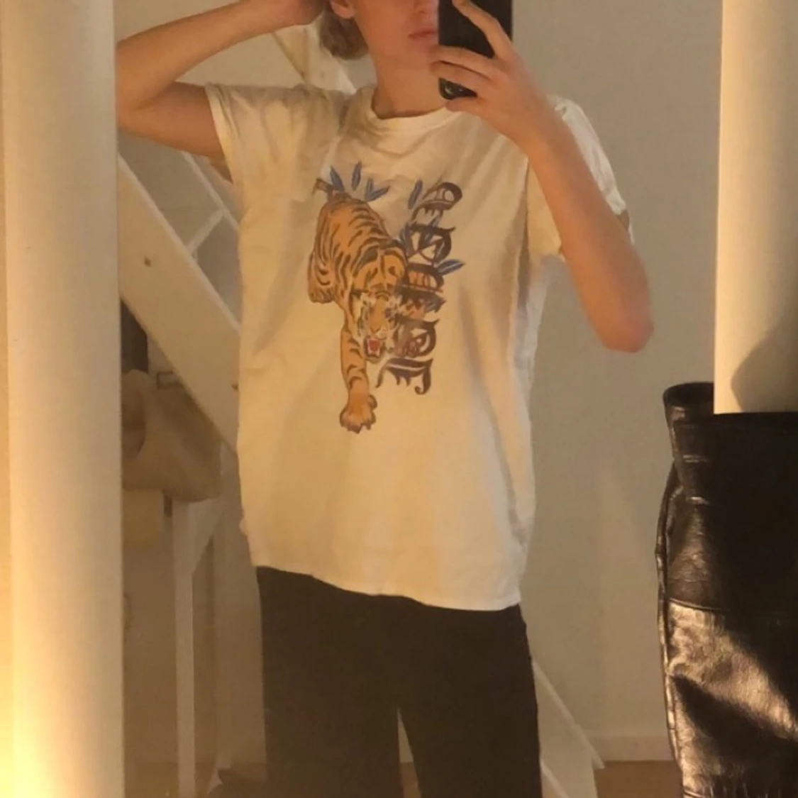 Cool tisha storlek M/L okänt märke - 90