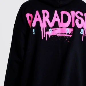 Hoodie!!! - Säljer nu min populära och efterfrågade hoodie ifrån boohoo 🖤💓 Det är strl M i herr så sitter perfekt oversized! INTE MINA BILDER men kan absolut fixas! Om många är intresserade blir det budgivning 💓💓🖤 Kan mötas i sthlm annars står köparen för frakten! 