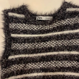 Väst - Stickad väst från zara, använd max 3 gånger!